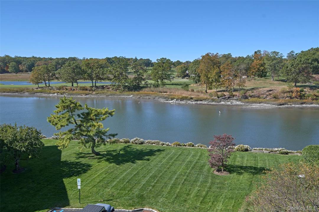 Set in the coveted waterfront Milton Harbor Complex in Rye, this 3 bedroom residence offers a rare opportunity to create your dream home in an exclusive gated community.