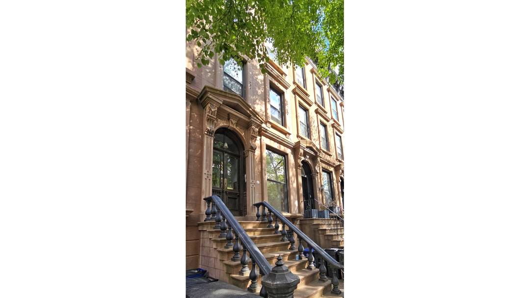 Open House Saturday May 2, 3 15 to 4 45 PM Open House Sunday May 3 3 to 4 45 PM After 35 years of ownership, the seller is ready ...