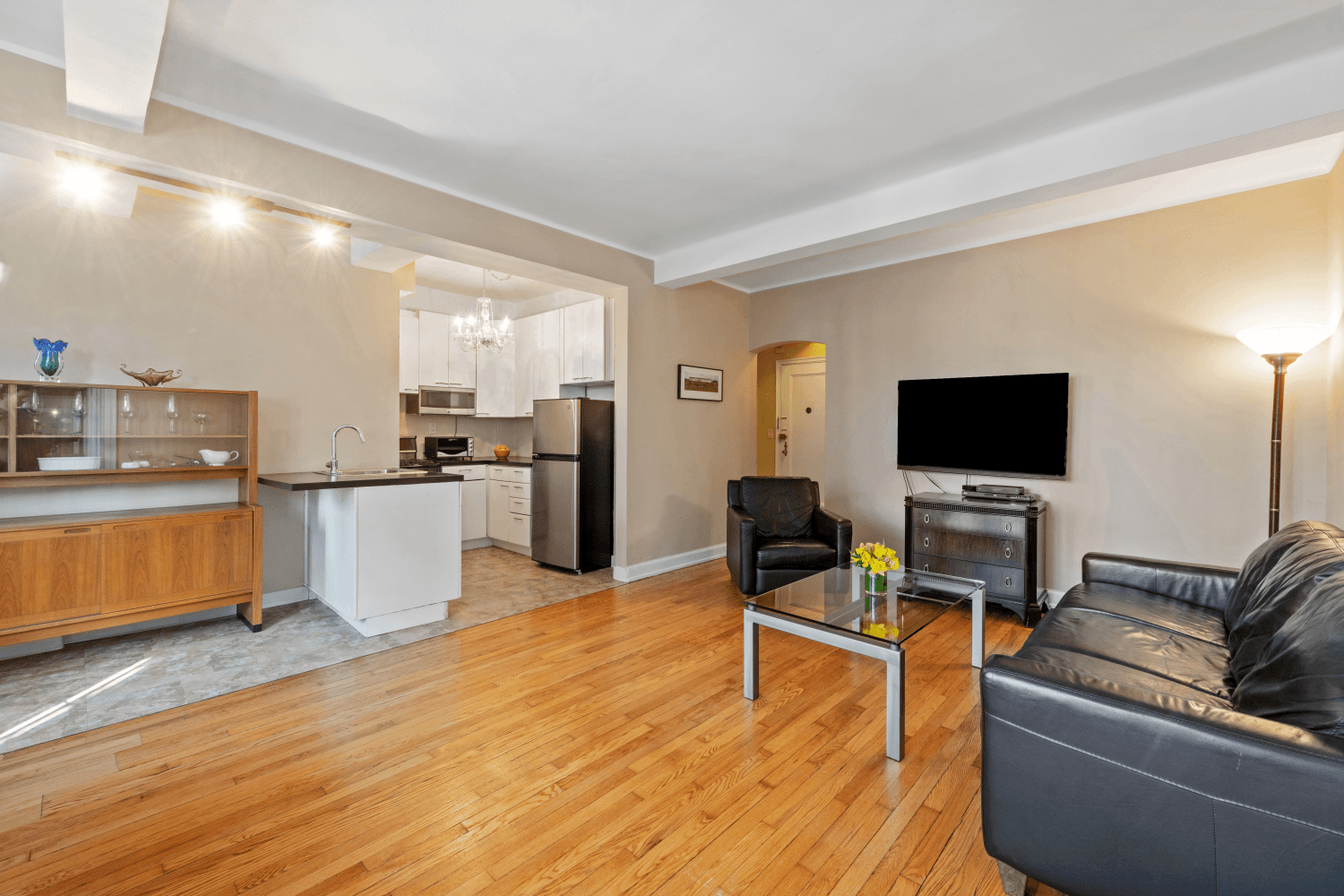 Furnished or Unfurnished, this rarely available spacious sunny and quiet one bedroom is in the heart of Murray Hill at 211 East 35th Street.