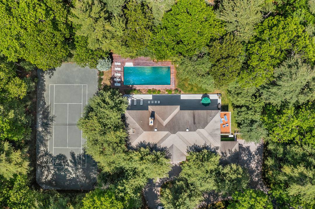 Stunning Private Estate Setting in Bull Path Area