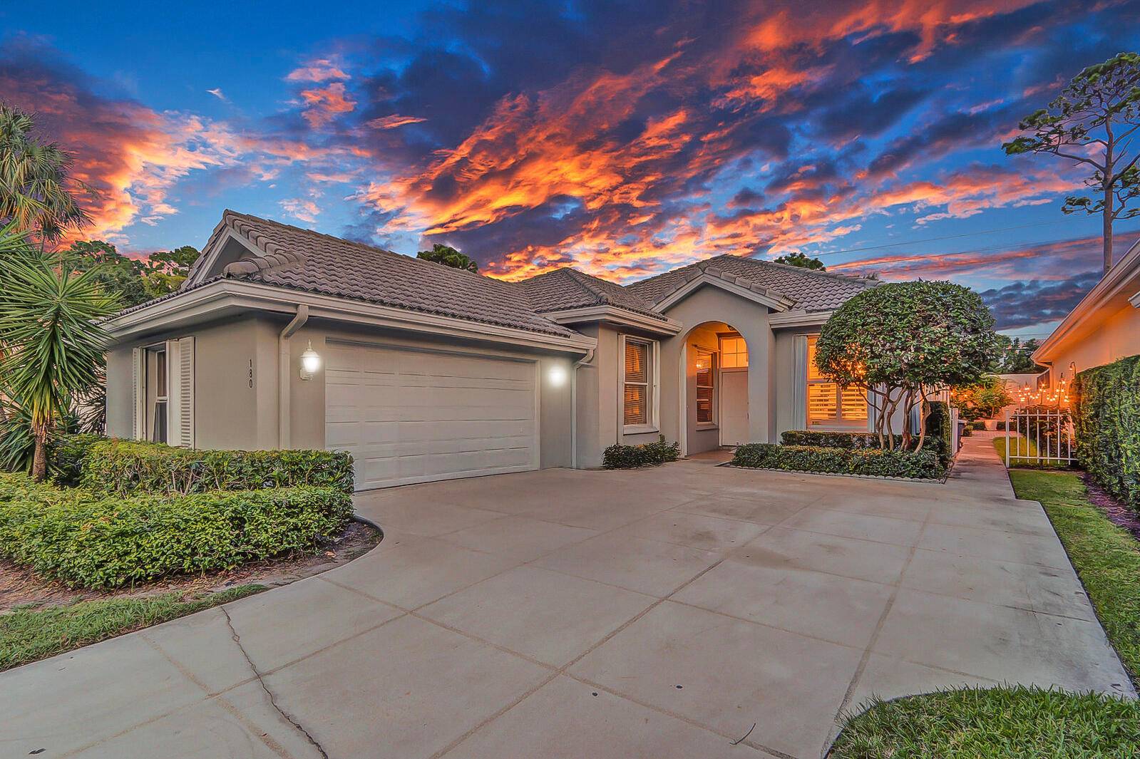 Step into the elegance of this stunning three bedroom, two bathroom home with a thoughtfully designed split floor plan nestled in the highly sought after community of The Hamptons.