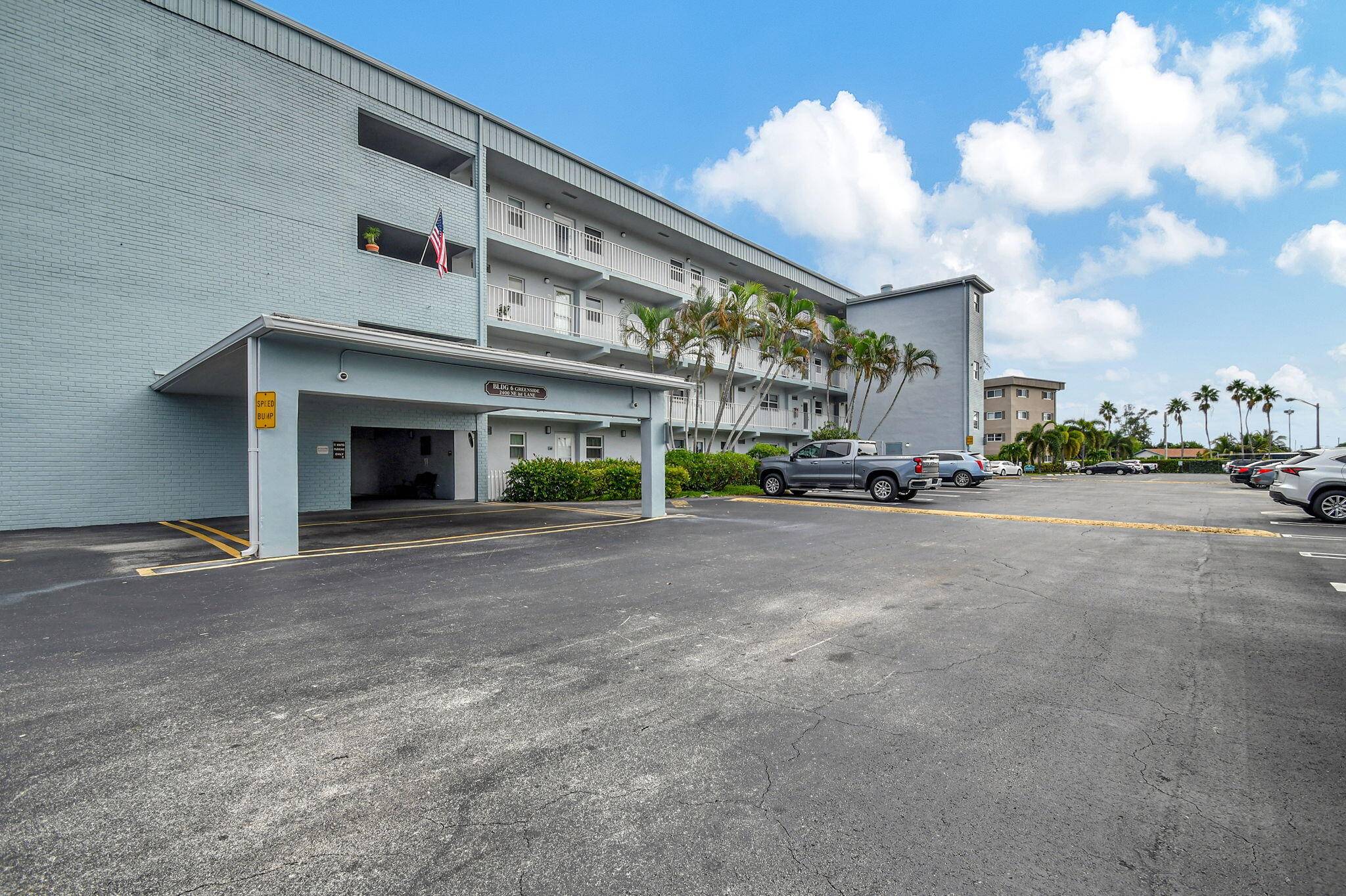 Beautifully updated 1 bed, 1 1 2 bath corner unit with a great view of the courtyard.