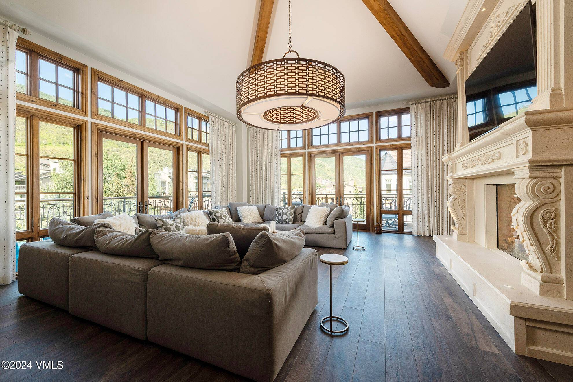 Welcome to Penthouse 642 at The Arrabelle at Vail Square, where luxury and craftsmanship converge in this beautifully updated 3, 652 sq ft residence.