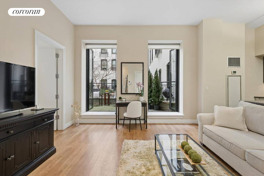 Highly sought after and rarely available, this turn of the century one bedroom loft features a private terrace overlooking the stunning Zen garden at the coveted Grand Madison.