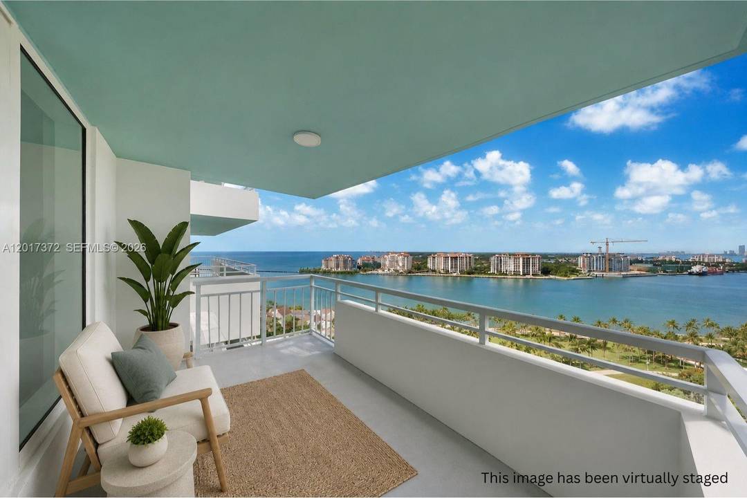 Discover South of Fifth living at an ideal located just steps from the beach and acclaimed dining.
