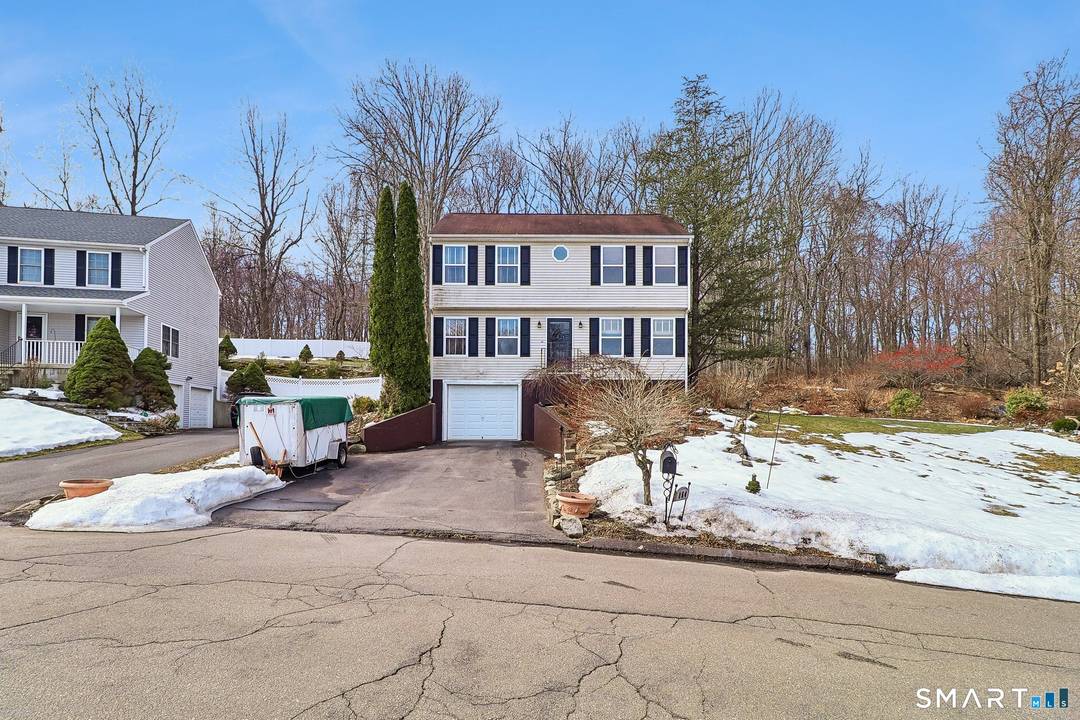 A charming neighborhood colonial in a central Connecticut location, this 3 br 2.