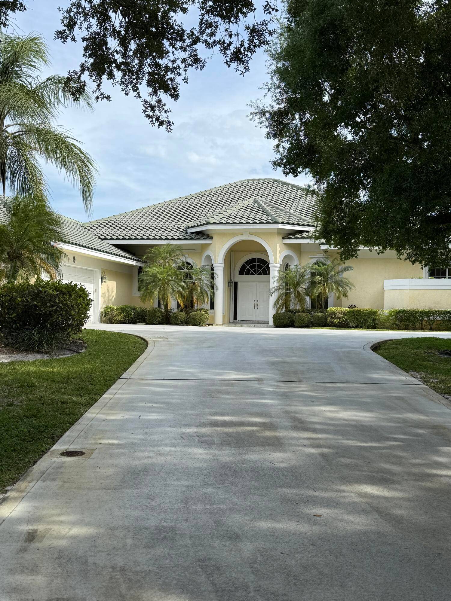 Located on one of the biggest lots in Heritage Oaks.