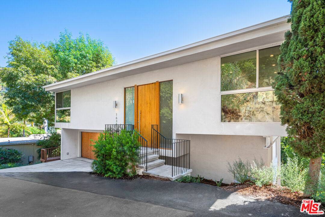 1636   Haslam Ter 4.0 Sunset Strip LA