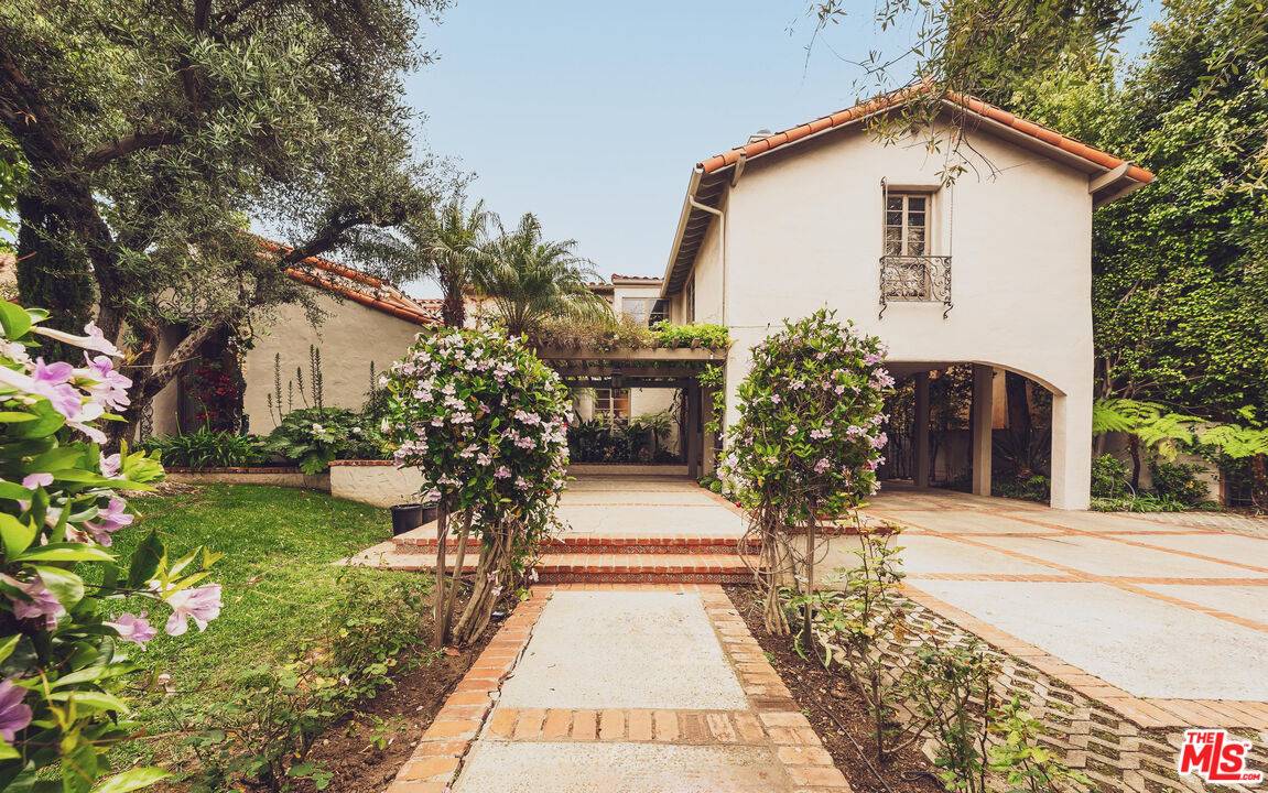 512  N Palm Dr 6.0 Beverly Hills Post Office | B.H.P.O. LA