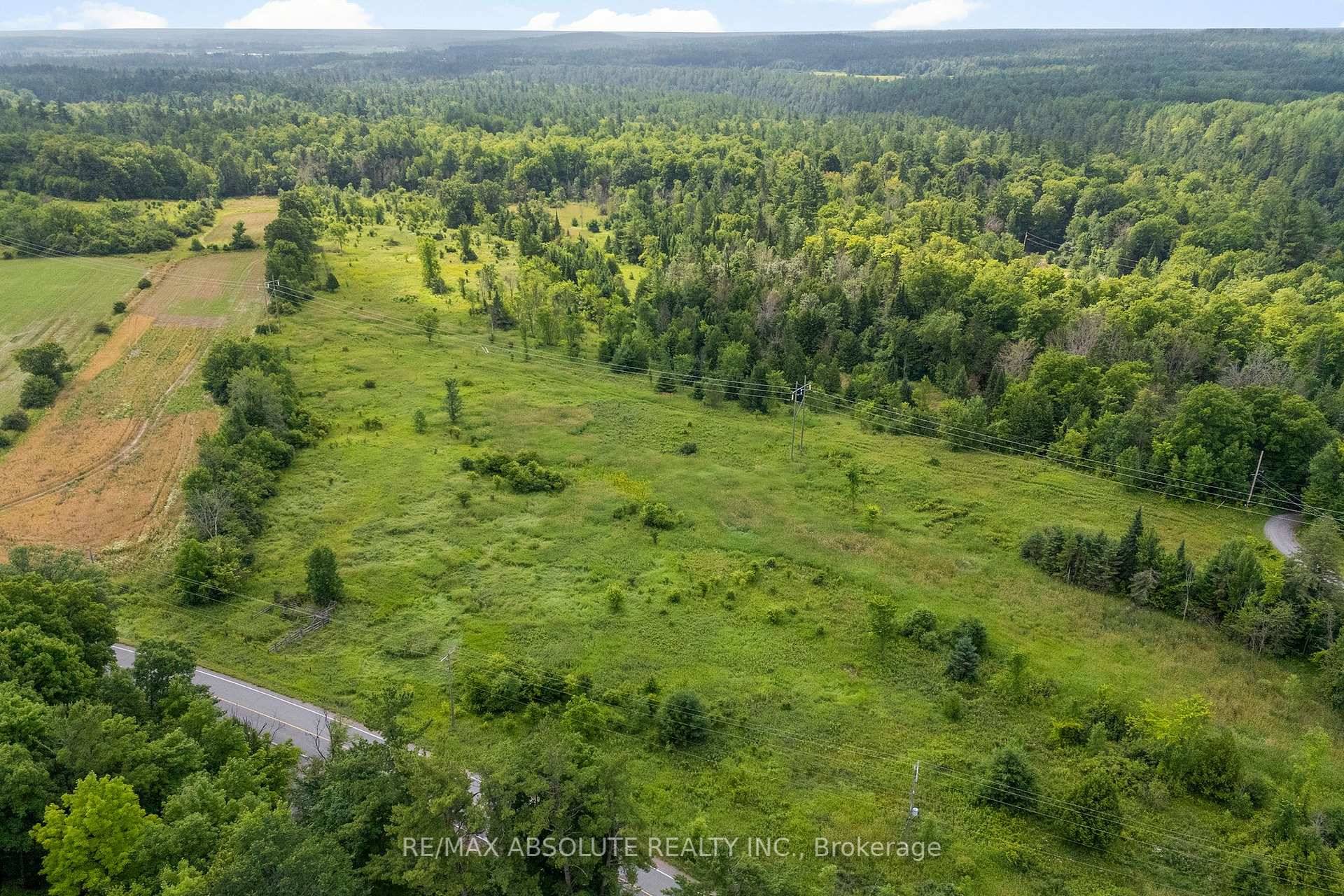 Lovely building lot offering the perfect canvas to bring your vision to life !