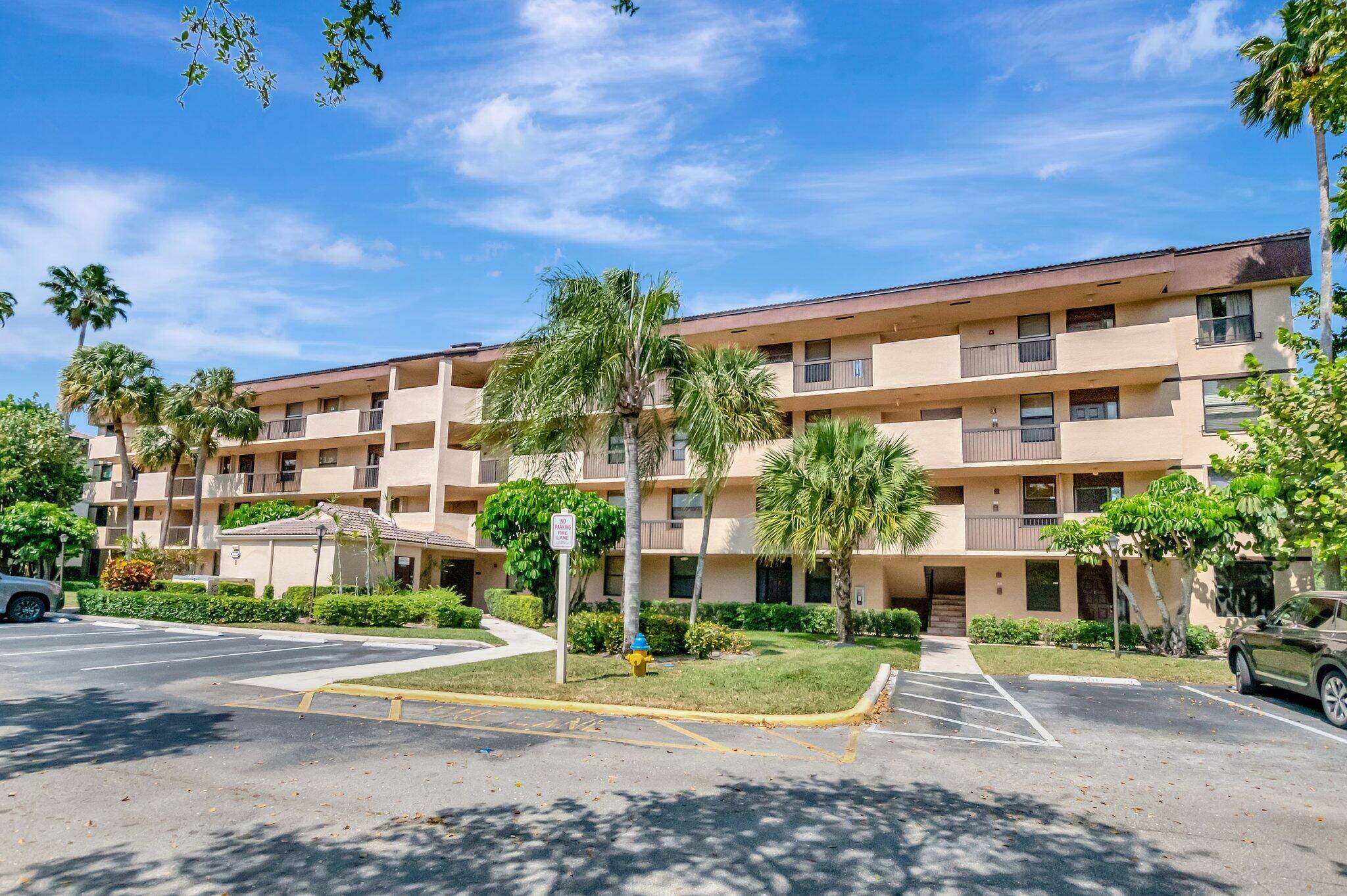 BEAUTIFULLY MAINTAINED 2 2 APT IN A ALL AGES 2nd floor condo with an elevator.