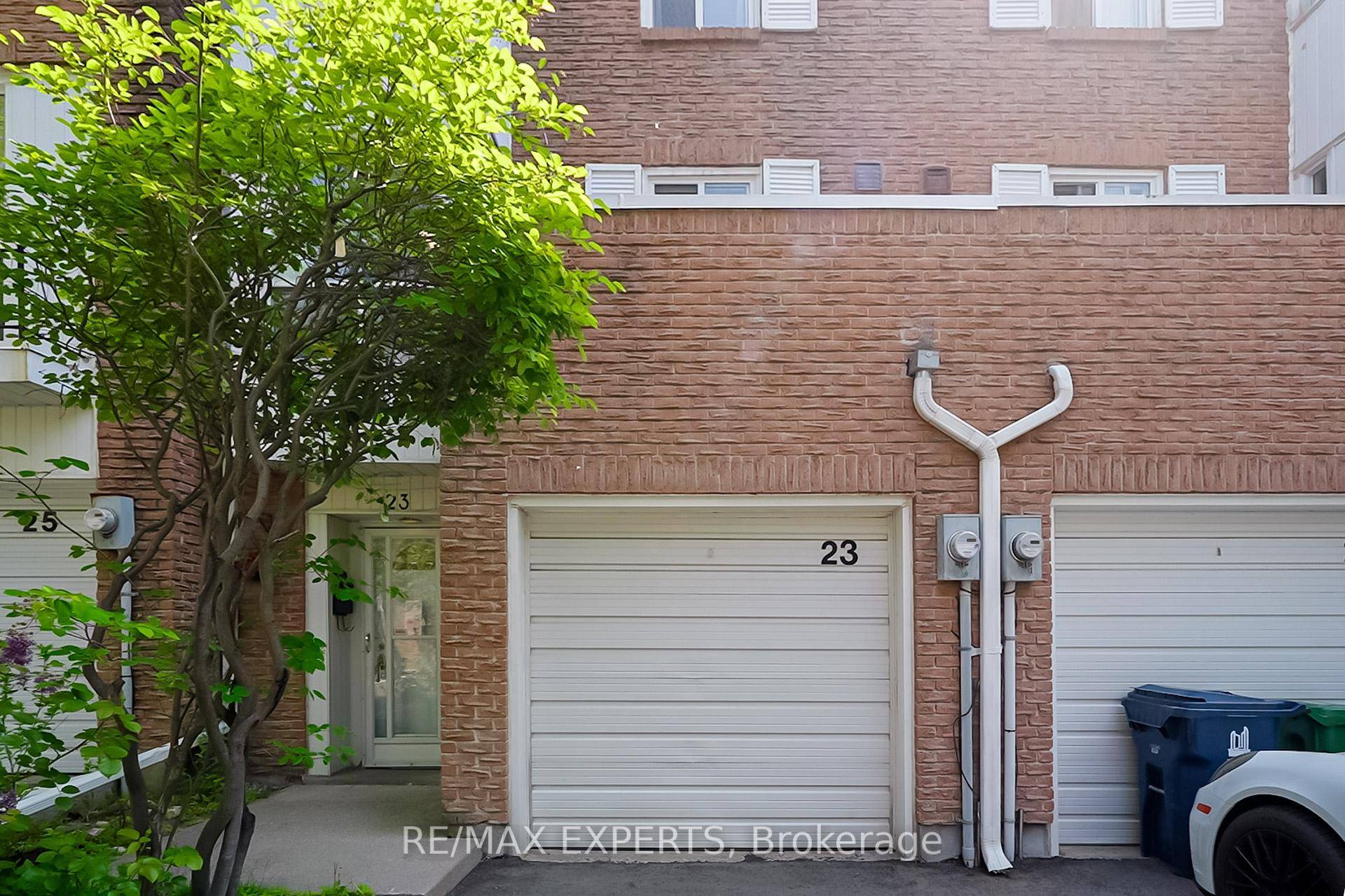 Prime Location 3 Bed, 3 Bath Townhouse A private ensuite bathroom in the spacious primary bedroom rare find that brings ultimate comfort and privacy.