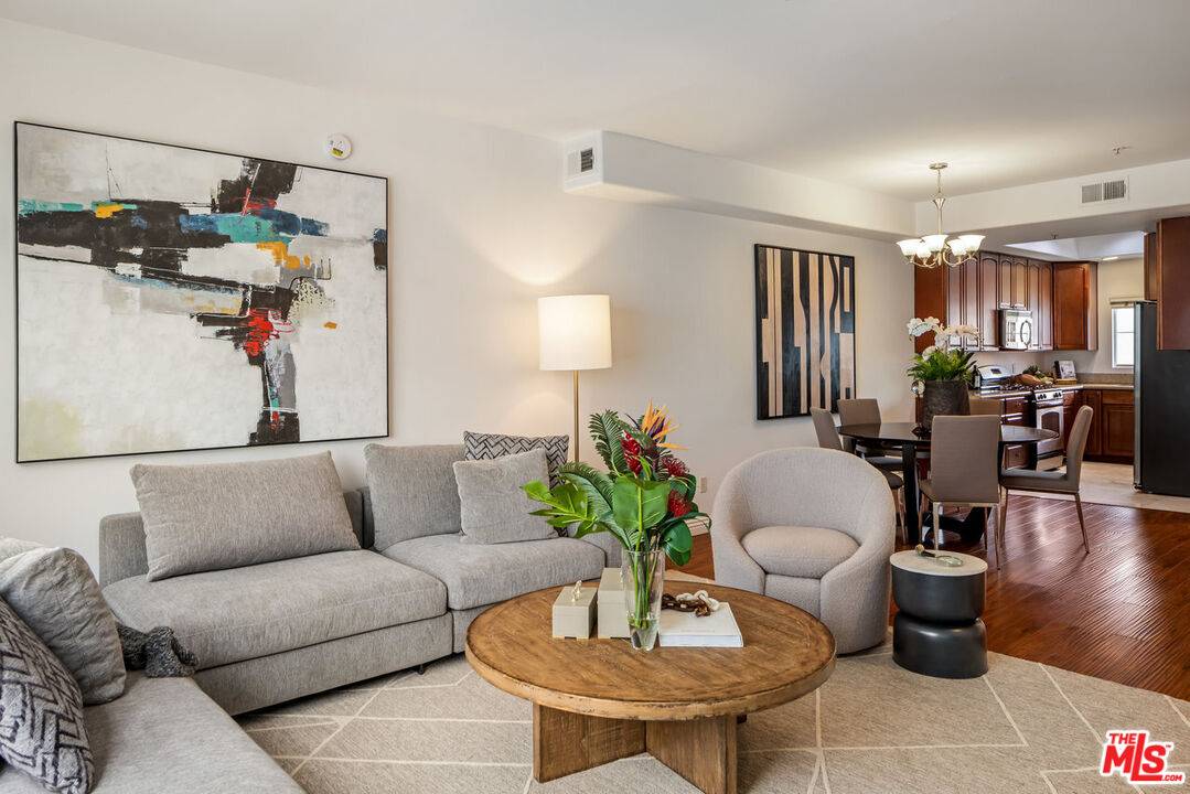 109 S St Andrews Pl 3BR Mid Wilshire La