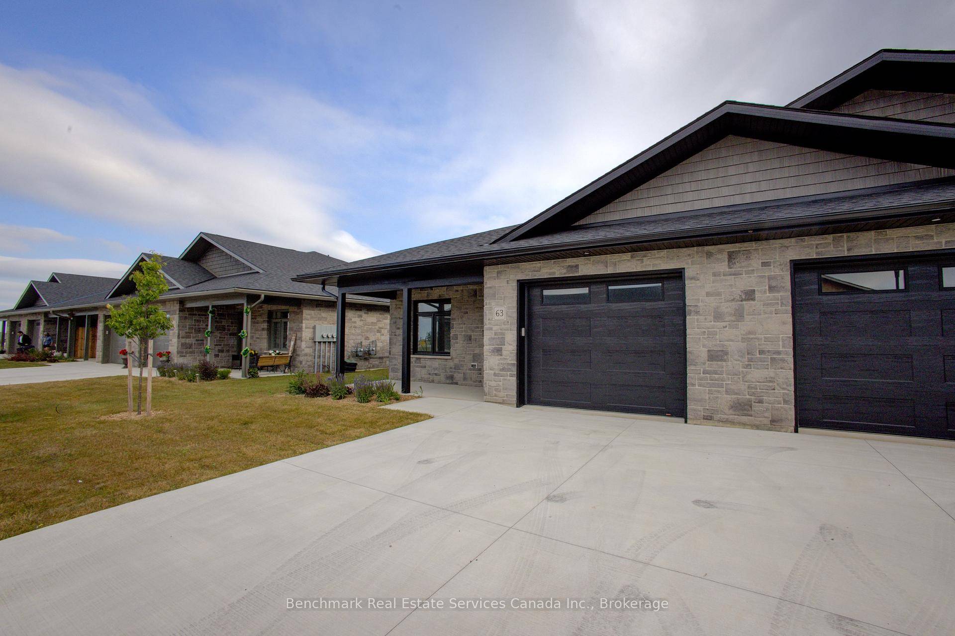 Welcome to easy, carefree living in this beautifully designed 2 bedroom, 2 bathroom bungalow condo, nestled in the quiet and welcoming town of Ripley.
