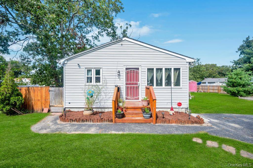 Welcome to 309 Dogwood Road West !