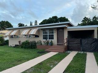 Investor opportunity ! Prime Location that offers both comfort and convenience.
