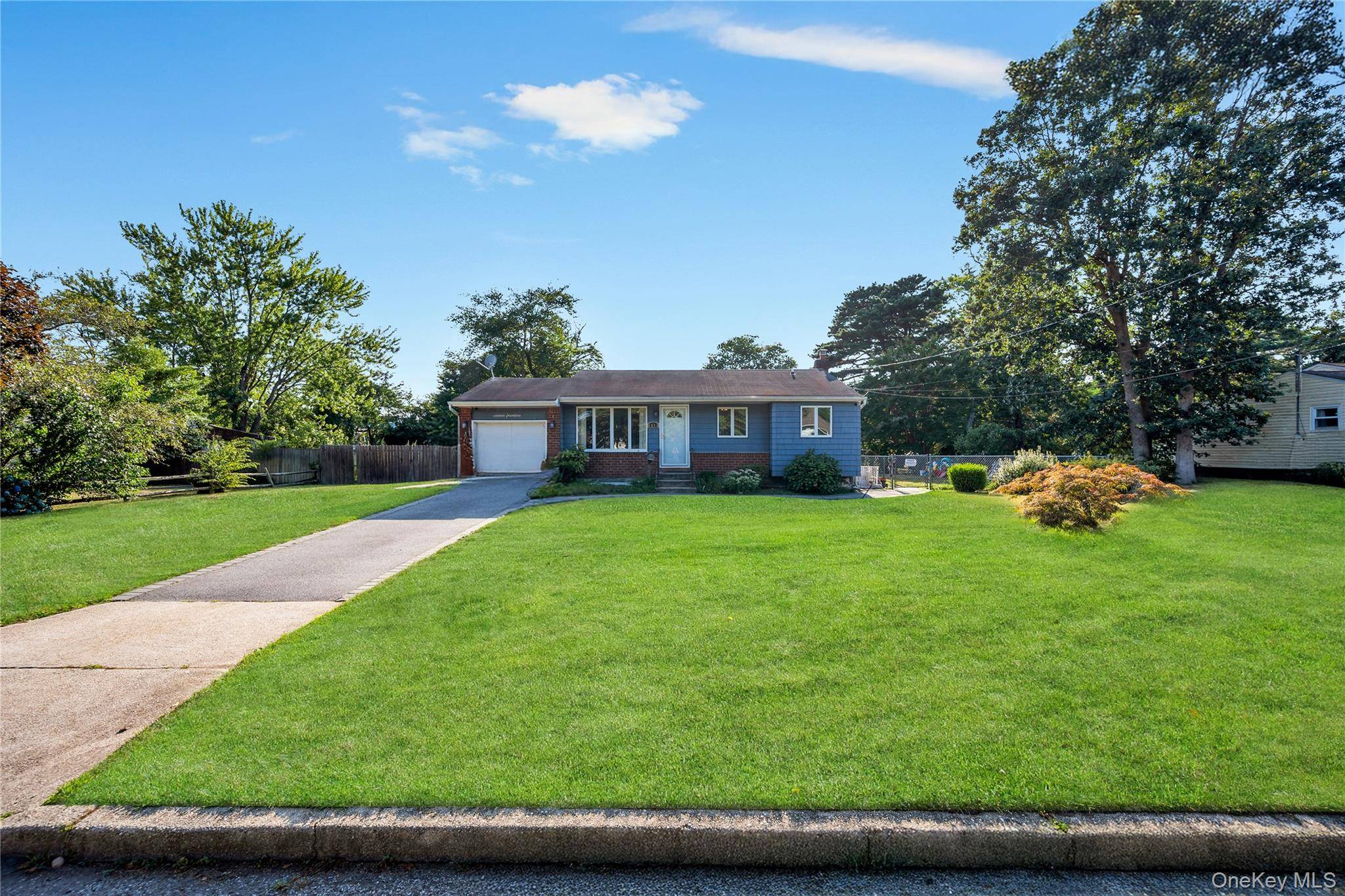 ? ? Welcome to 1614 Brightshore Blvd Bay Shore s Hidden Gem !