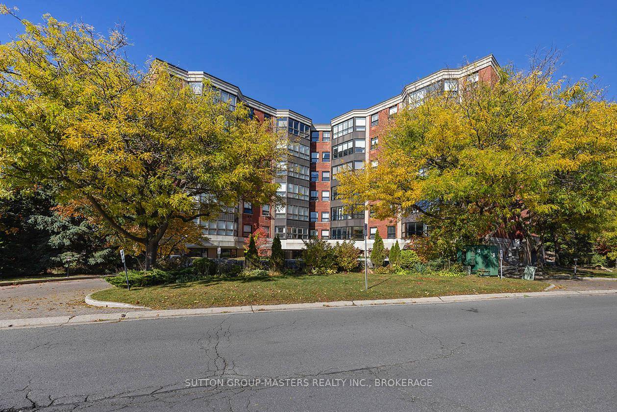Located central to a wide variety of Kingston's amenities, this west end condo in the desirable King's Gate is sure to impress !