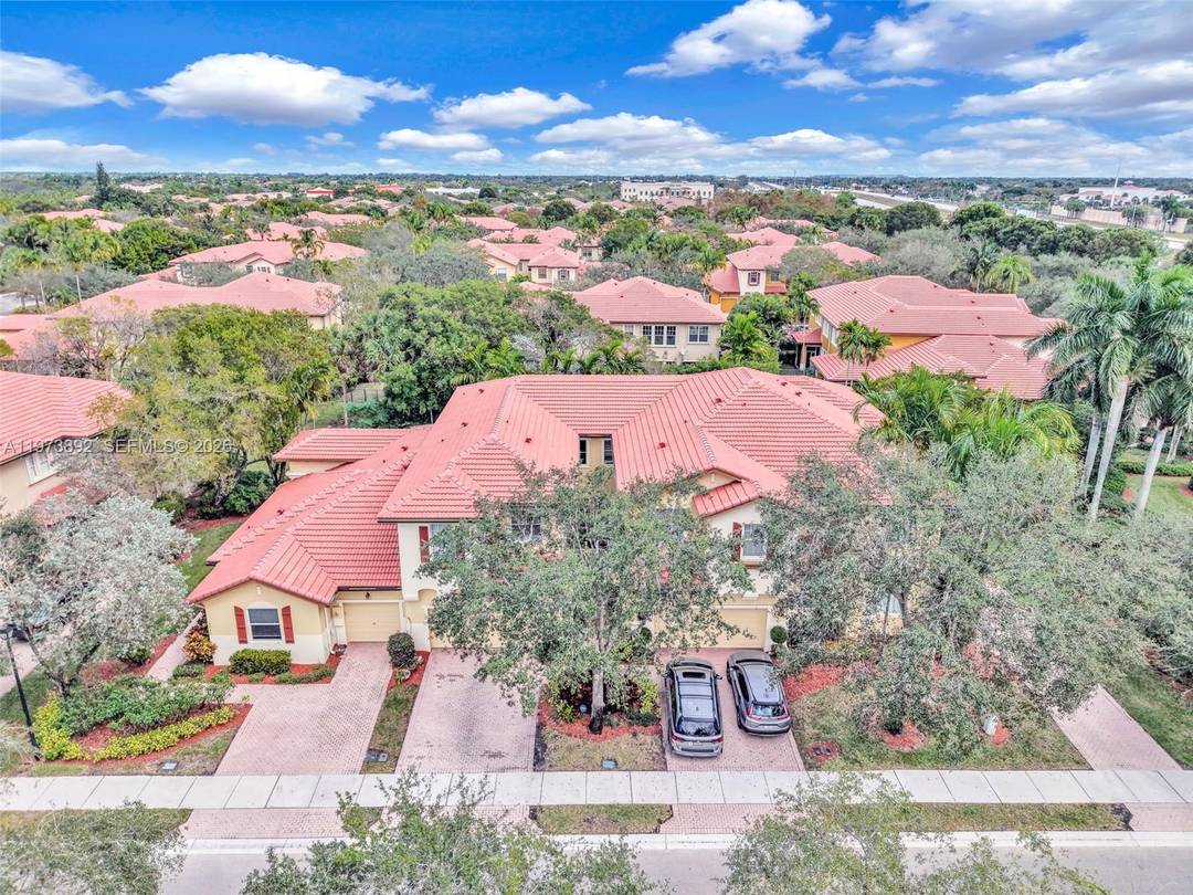 Welcome to this stunning 3 bedroom, 2.