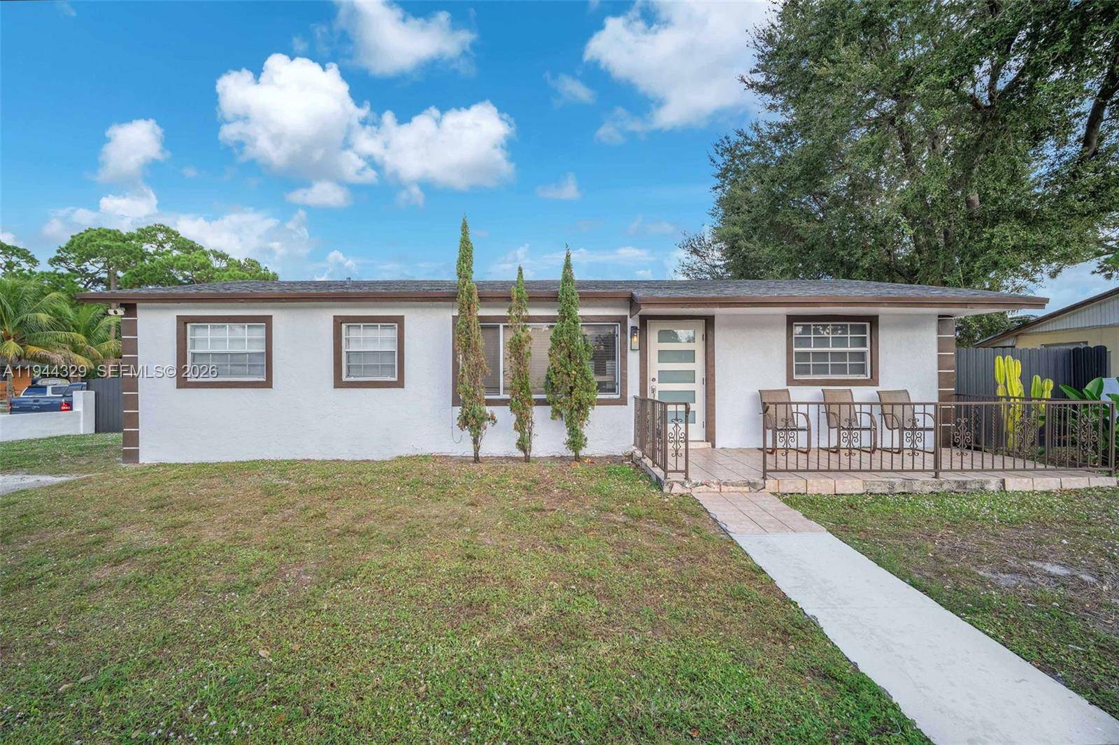 Modern Living Meets Prime Location !