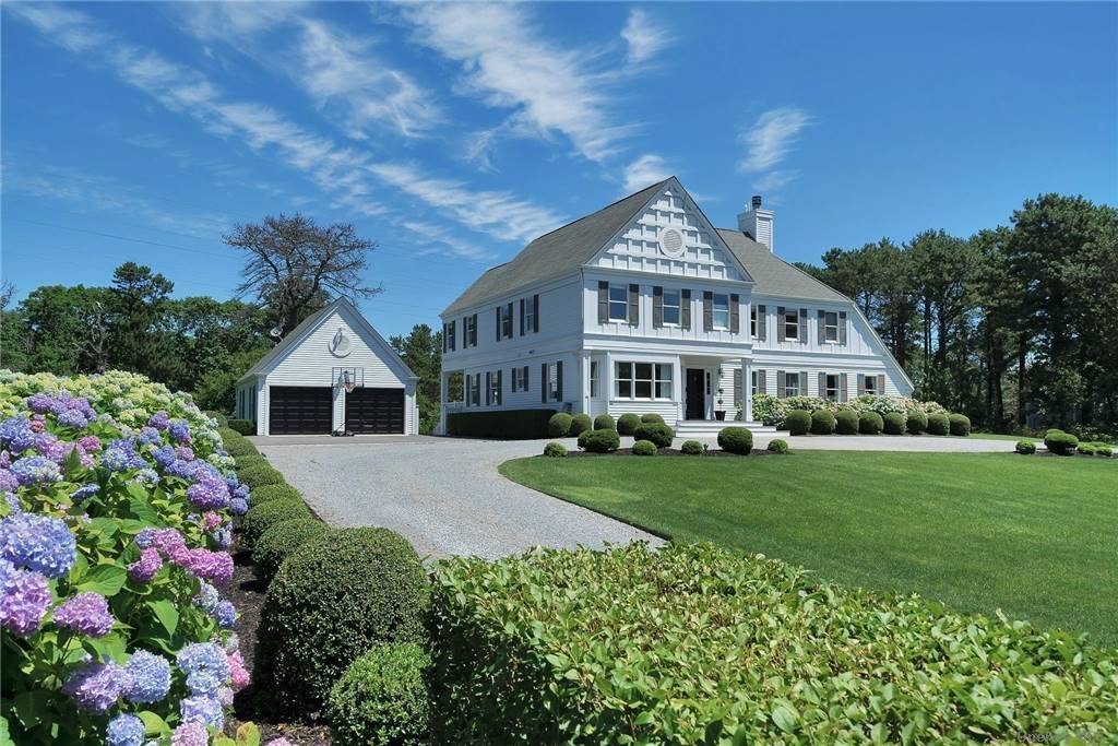 125 Highland Road, Southampton NY 11968