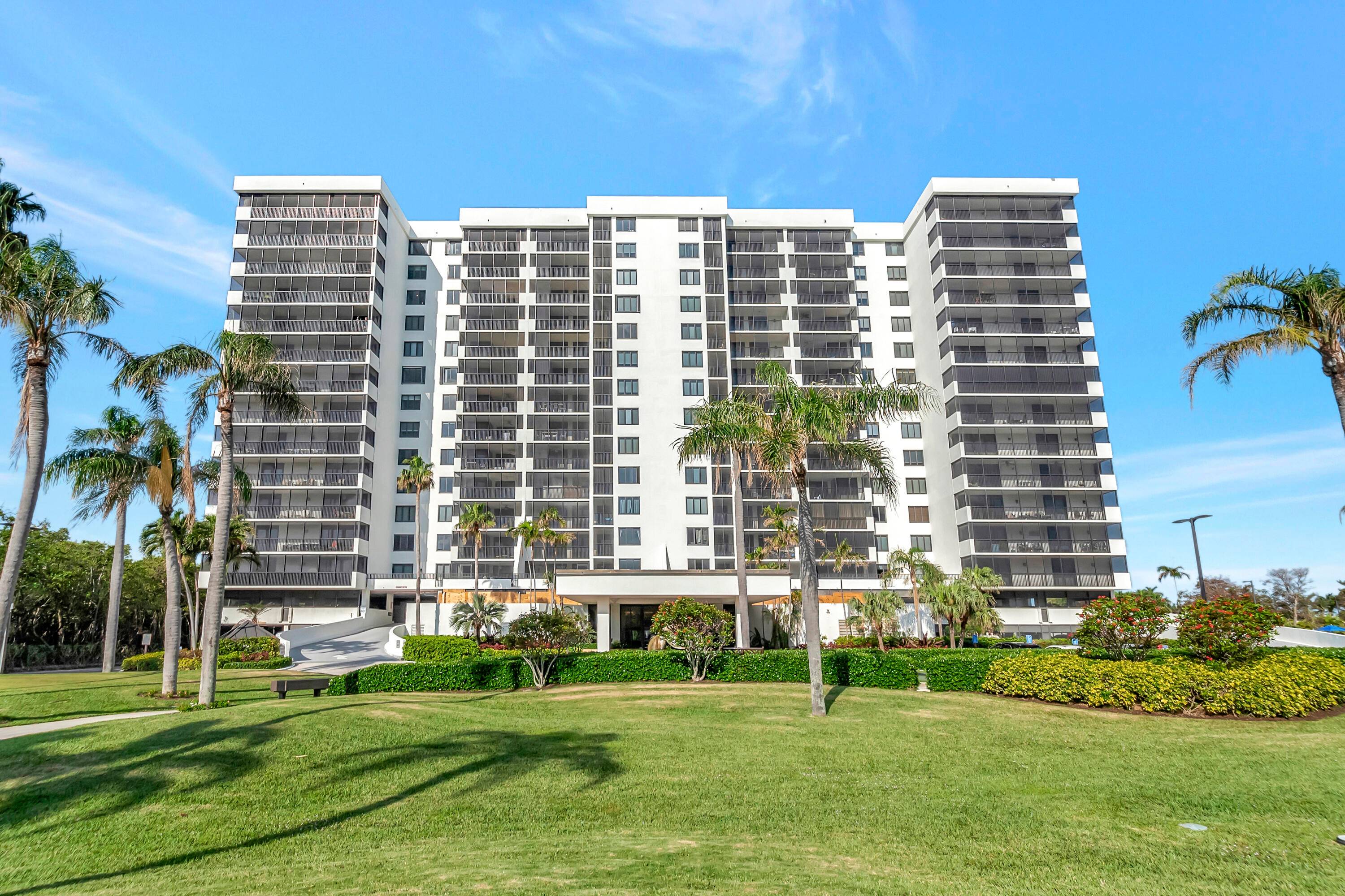GREAT APARTMENT with Intracoastal Views.