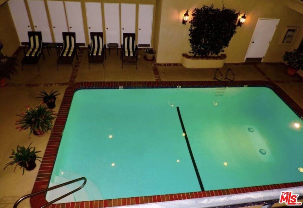 2320  S Bentley Ave 1BR La
