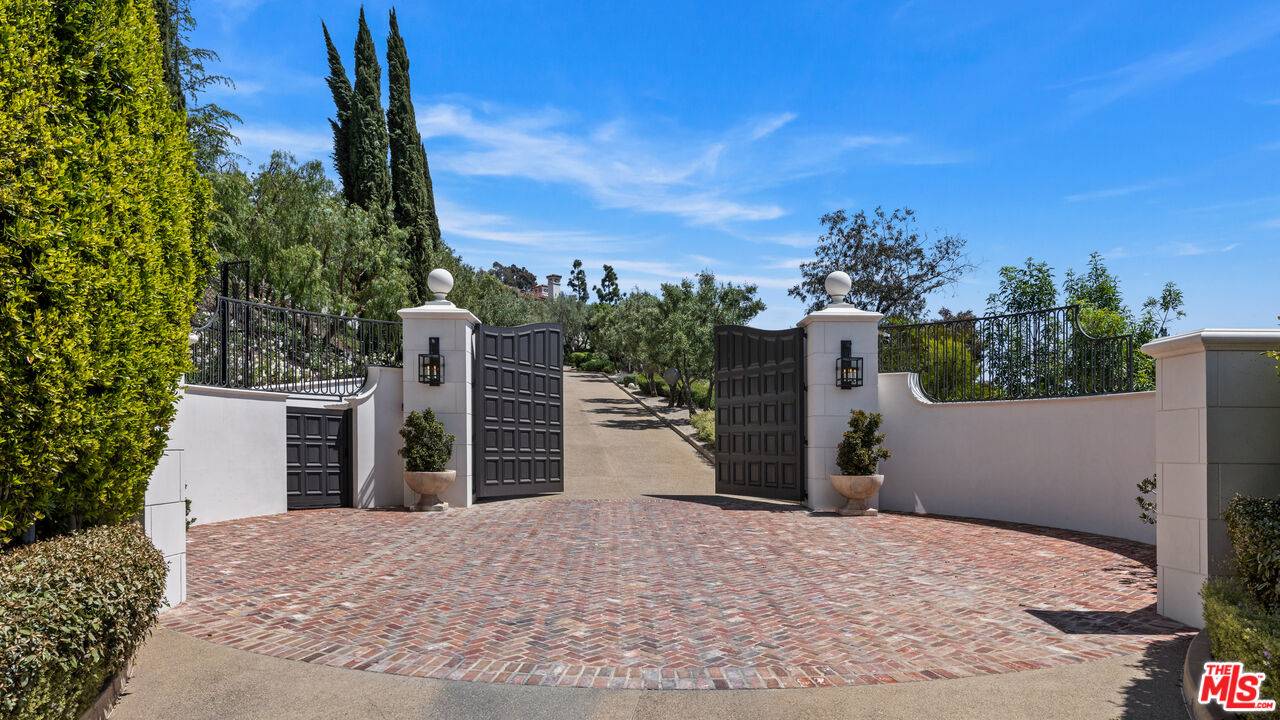 9904 Kip DR 10BR Beverly Hills Post Office | B.H.P.O. La