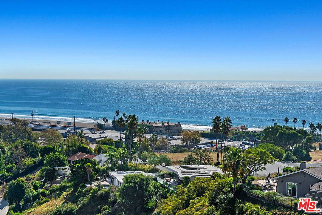6240   Tapia Dr 3BR Malibu La