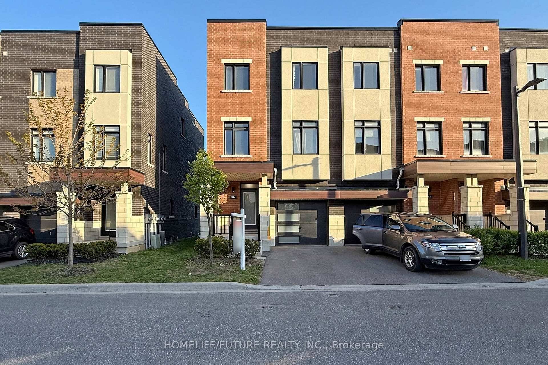 Welcome to the Newly Built, Modern, Bright amp ; Spacious 5 Bedroom amp ; 4 Washroom Townhouse !