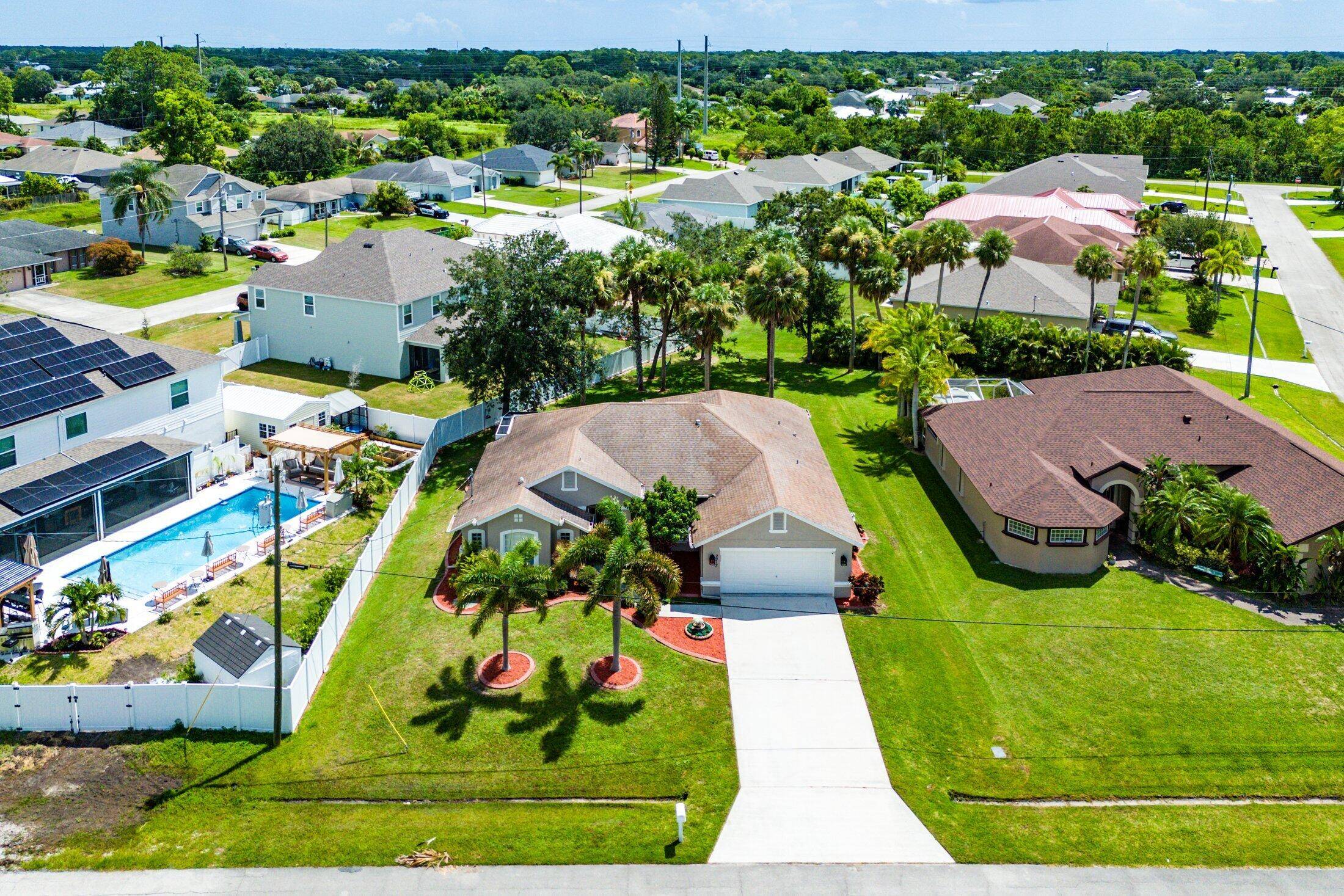 Immaculate CBS single family home with 2 car garage and no HOA !