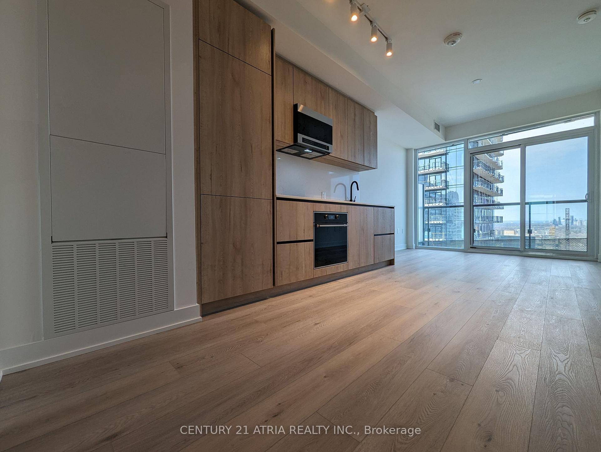 This luxury 2 Bedroom and 2 Bathroom condo suite offers 628 square feet of open living space.