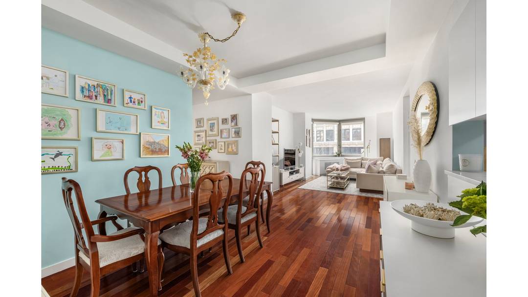 Renovated 3BR 3BA with 1, 559 SF Southern Light in Madison Square Sun flooded and turnkey, this expansive home offers space, style, and a prime downtown location.