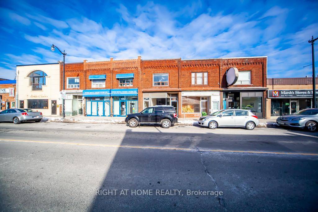 2 Bedroom Second Floor Apartment In The Coveted Junction Neighbourhood.