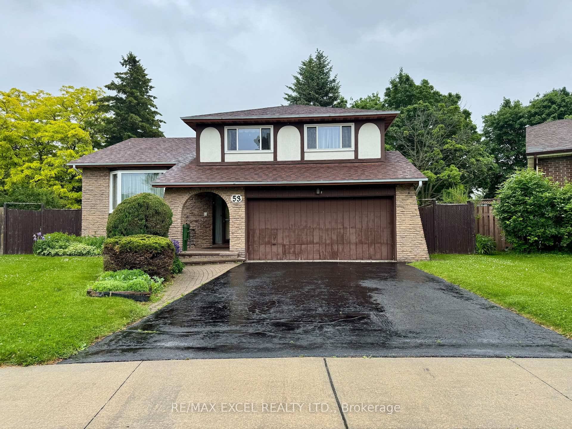 Meticulously Maintained Amazing Opportunity To Own This Bright Spacious 4 1 Brs Sun Filled Detached Home Nestled In Desirable Quiet amp ; Peaceful Agincourt North Neighborhood Approx 2000 Sf Finished ...