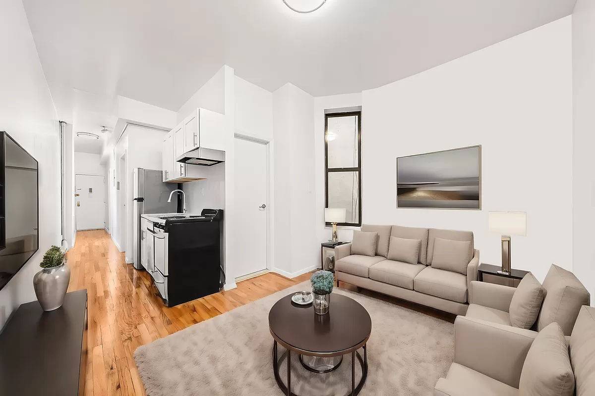Spacious and sunny 2 bedroom HOME OFFICE apartment in the heart of NoLita !
