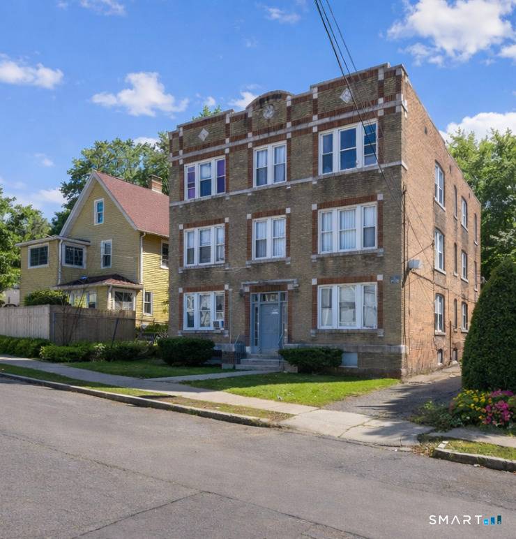 Excellent opportunity to acquire a cash flowing 6 unit brick multifamily asset located in the South End of Hartford.