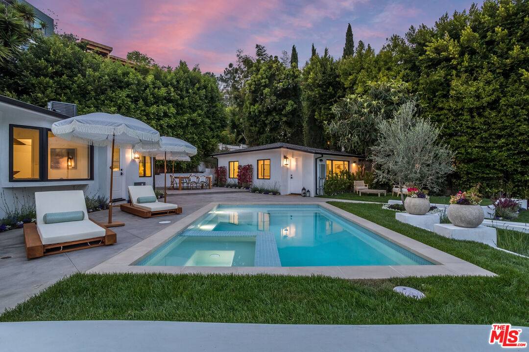 8819 Evanview Dr 4BR Sunset Strip La