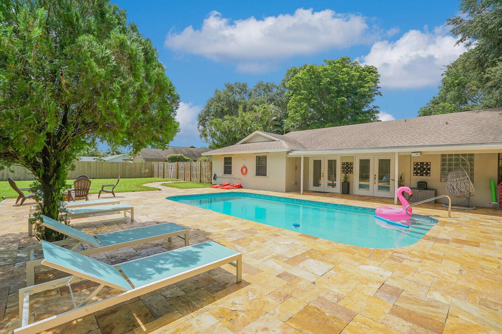 Welcome to your perfect seasonal equestrian retreat nestled in the prestigious and secure community of Wellington.