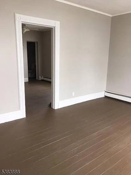 Updated 6 Bedroom Duplex In the heart of Wharton.