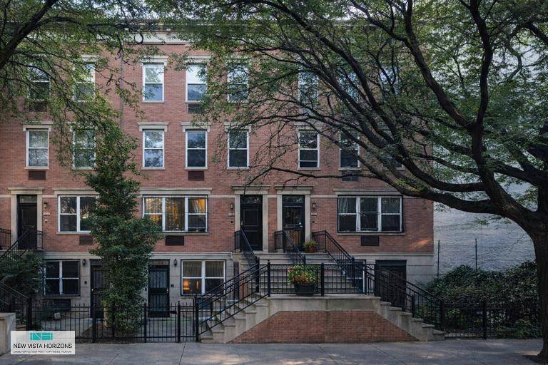 , Beautifull 3 Bedroom 2 1 2 Bathrooms Large Duplex Apt with private backyard in an East Harlem Townhouse.