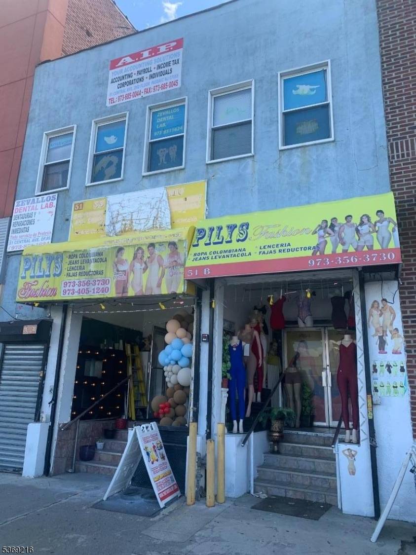 Great business location. Offers 2 retail stores on 1st floor on the market for rent 3500 each.