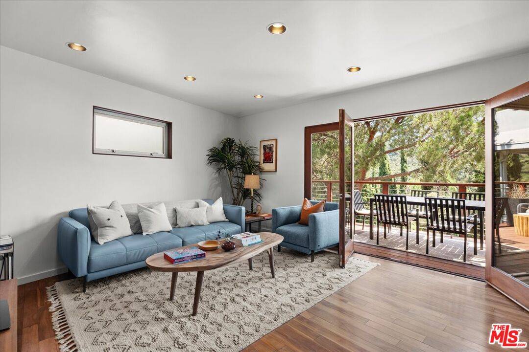 3234   Hillock Dr 3BR Hollywood Hills East La