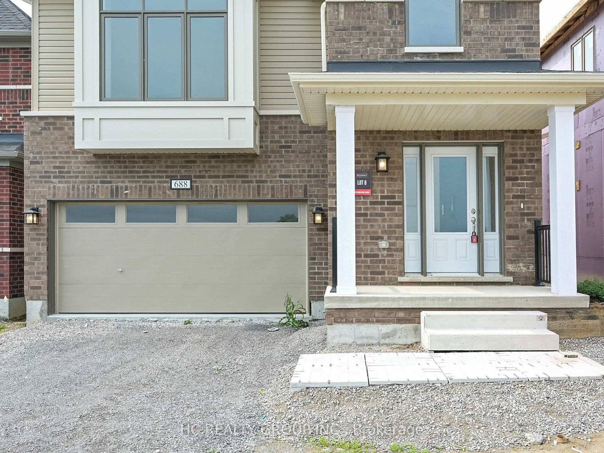 Discover Your Dream Home in Grand Ridge !