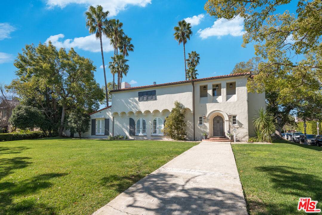 401  S Las Palmas Ave 6BR La