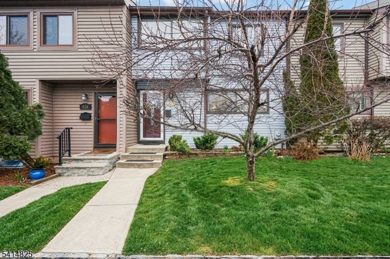 Your new townhome awaits in Brookside Square.