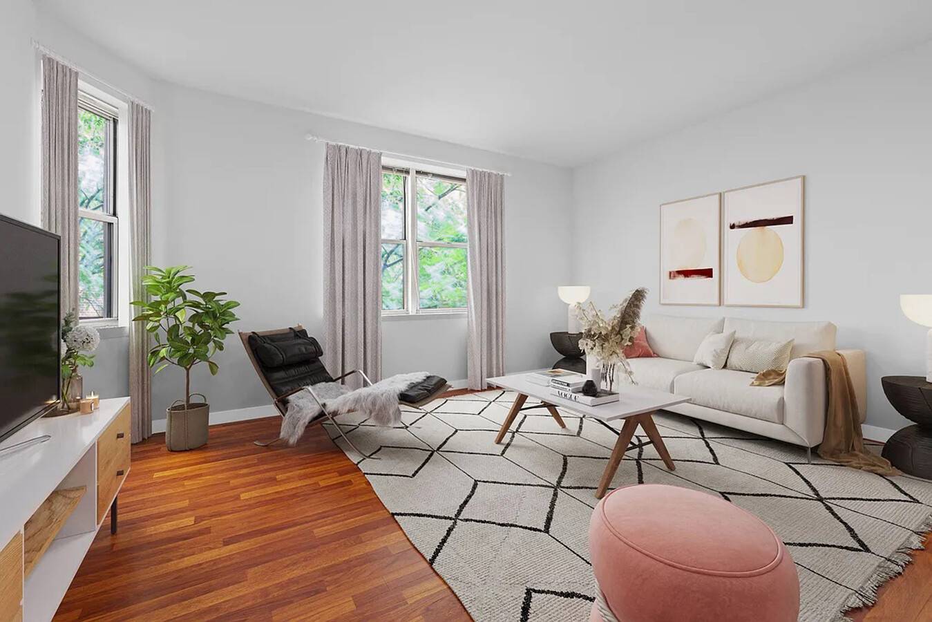 Don't miss this Prewar one bedroom opportunity diagonally across the street from Carl Schurz Park.