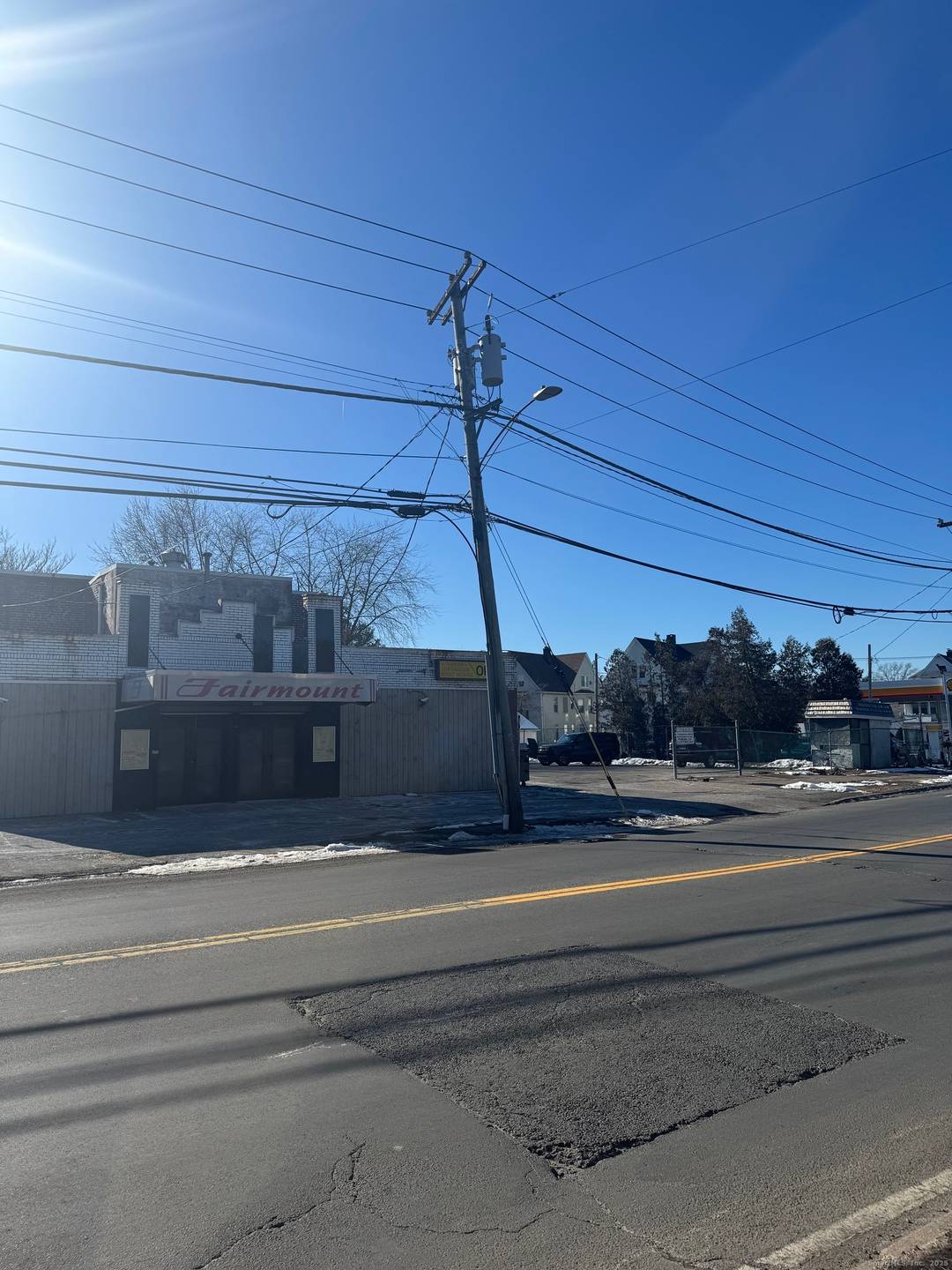 Perfectly placed for maximum exposure, it boasts seamless on off access to I 95.