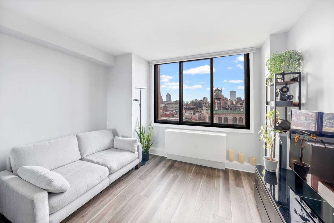 Located at 199 Bowery in Nolita, this high floor spacious studio condominium is at the crossroads of Bowery and Spring.