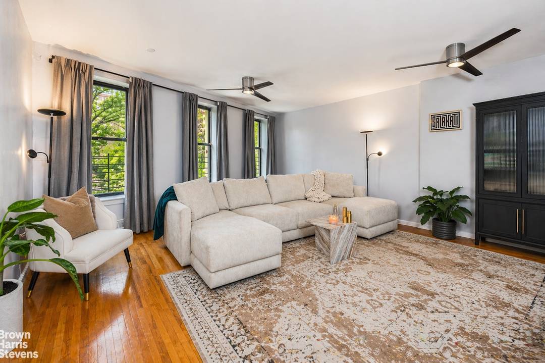 Situated directly across from Morningside Park, Unit 6N is a bright and spacious three bedroom, one bath co op apartment located on the 6th floor in a well maintained elevator ...